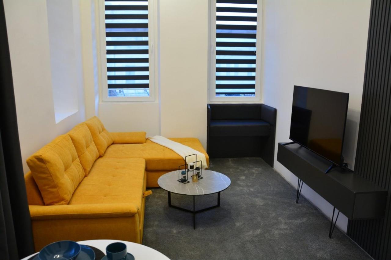 Magnolija Apartments บิโตลา ภายนอก รูปภาพ
